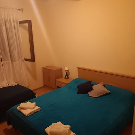 Apartments Luka Uble ภายนอก รูปภาพ