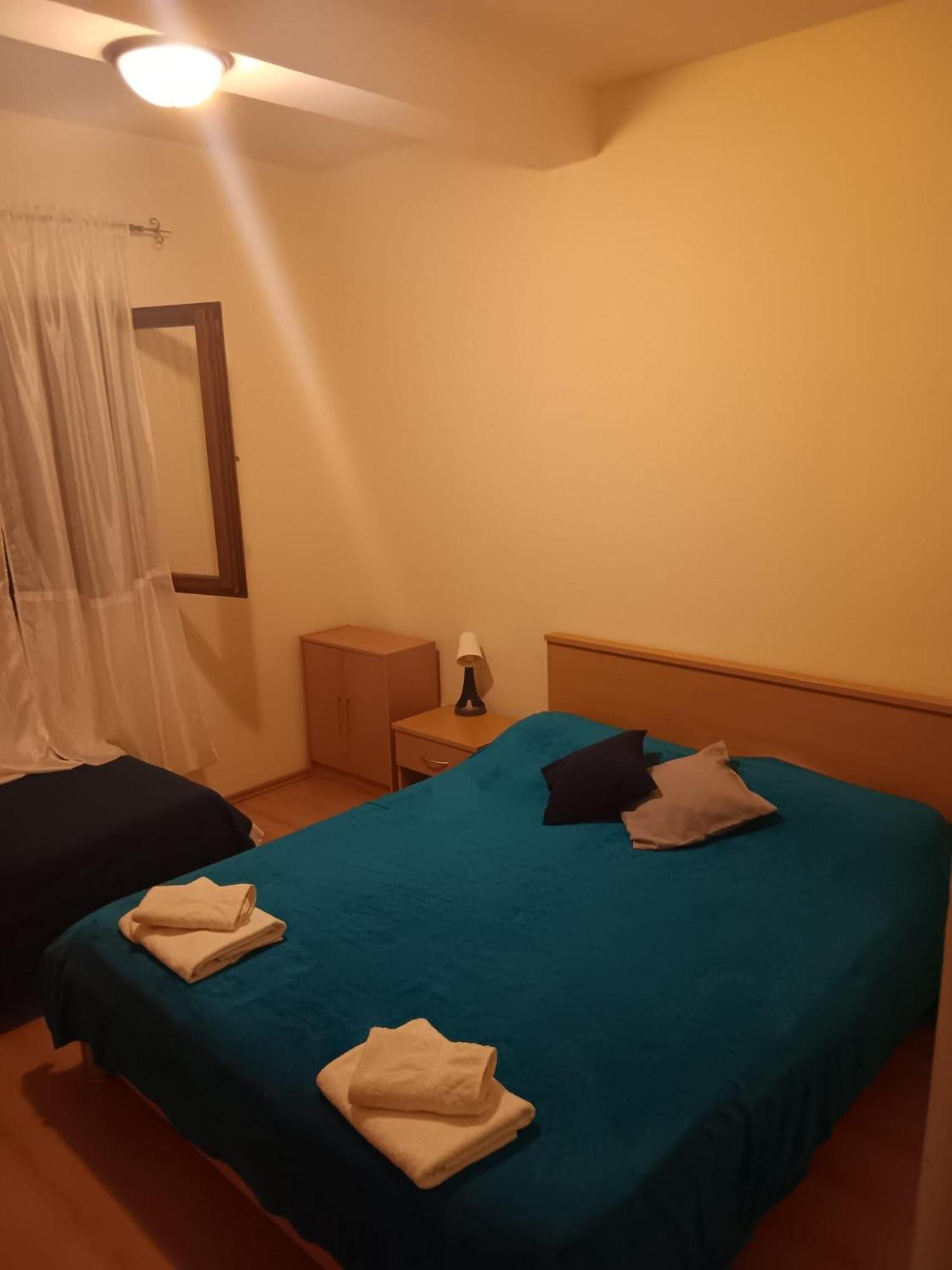 Apartments Luka Uble ภายนอก รูปภาพ
