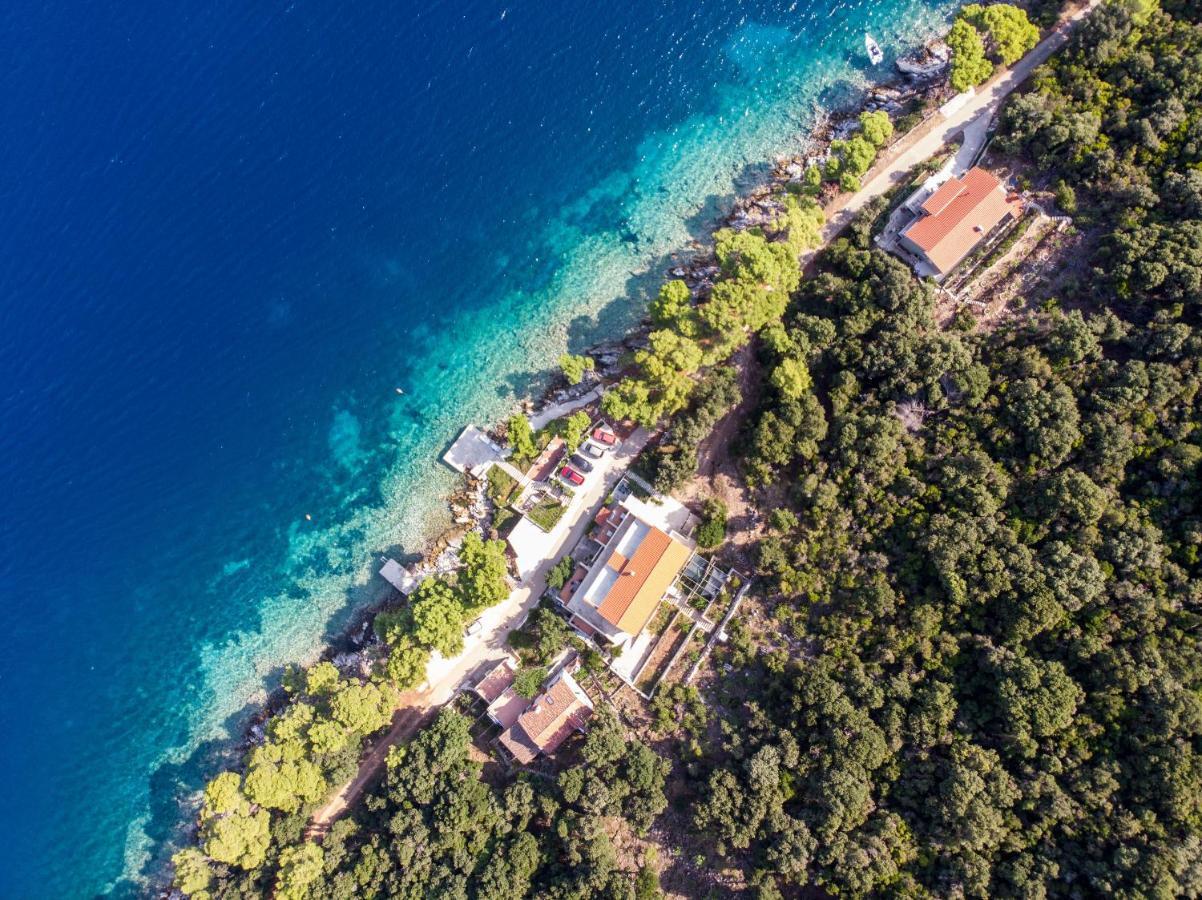 Apartments Luka Uble ภายนอก รูปภาพ